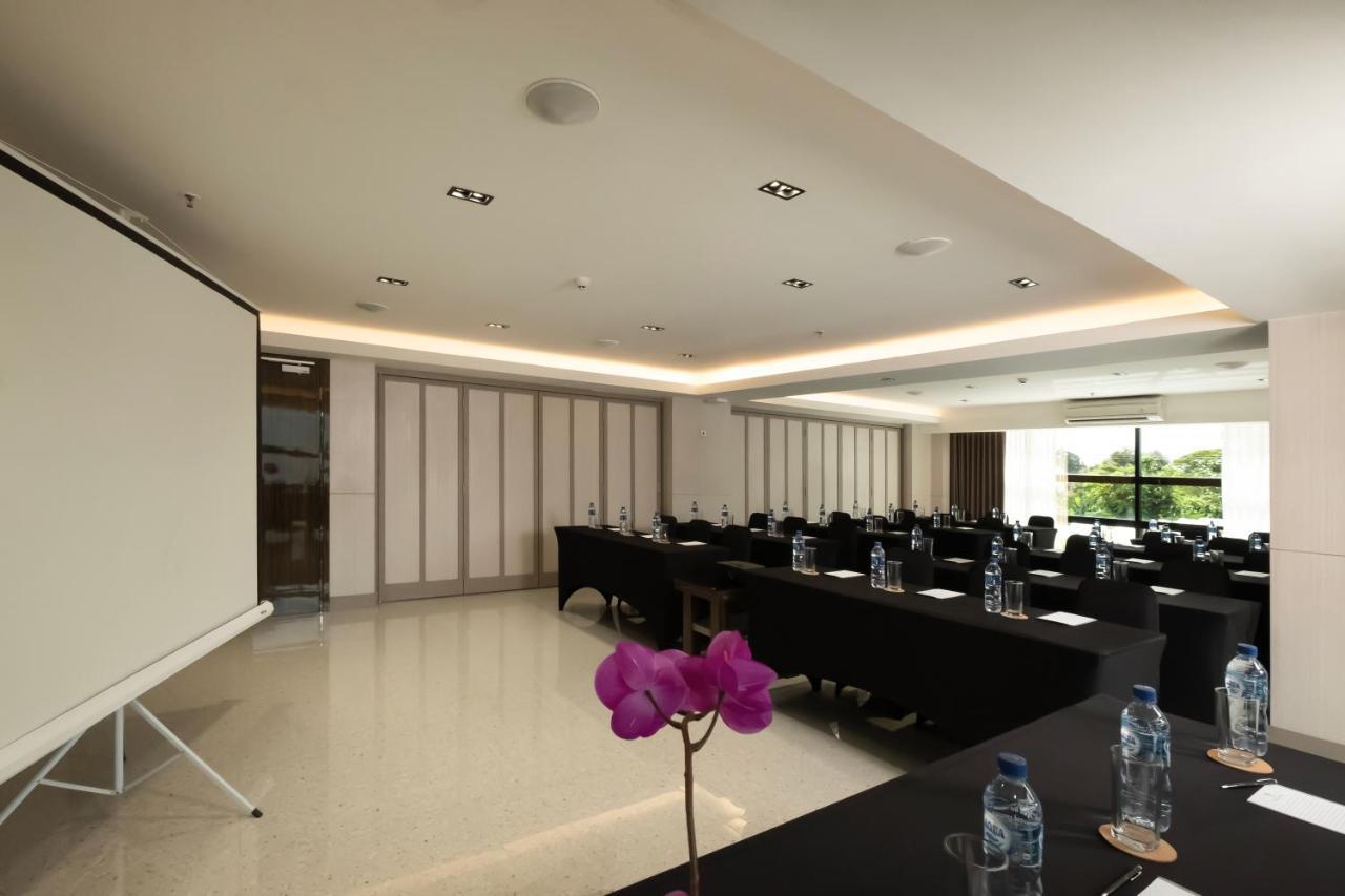 Dream Of Aventus Hotel Kuta Кута Екстериор снимка